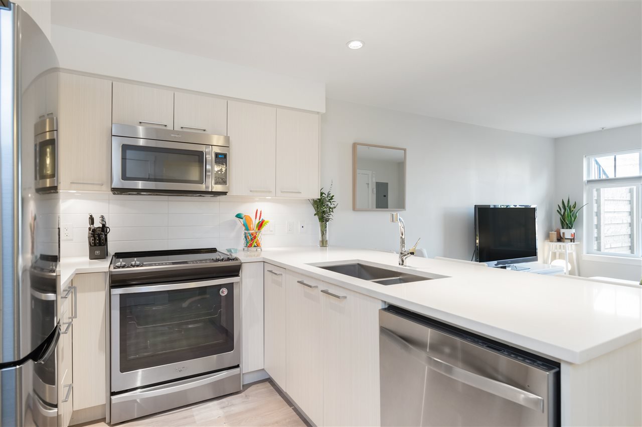 102-7180 Barnet Rd