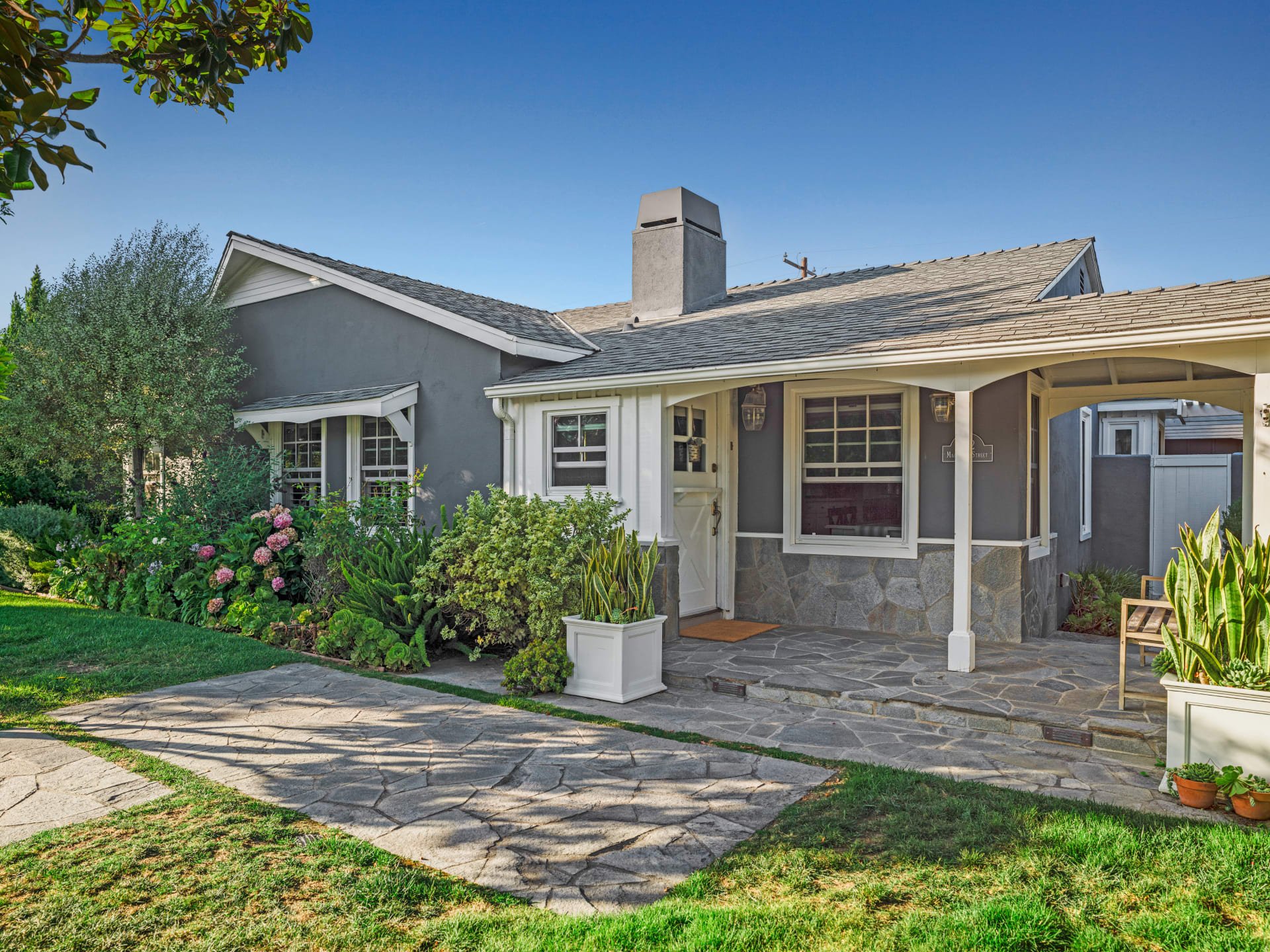 422 Magnolia Street 