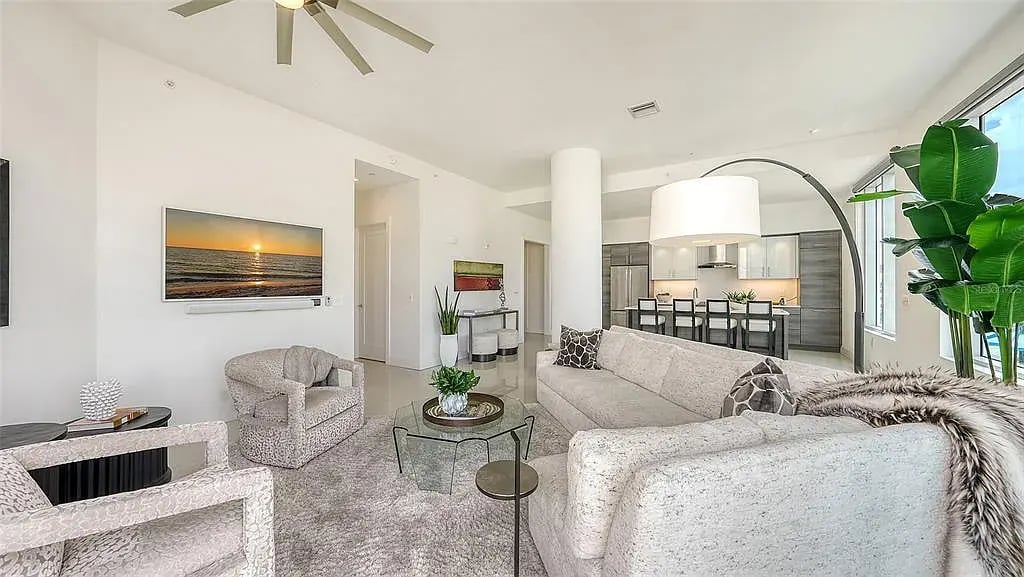 111 S Pineapple Ave #507