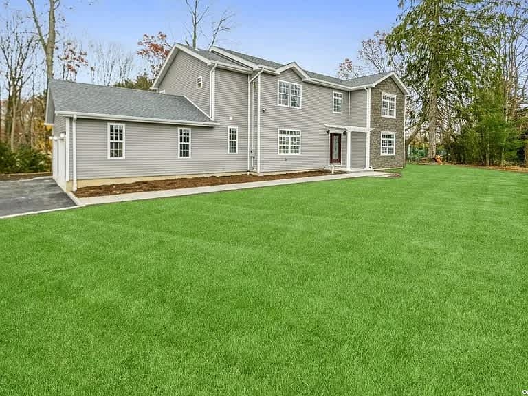 5 Upland Dr