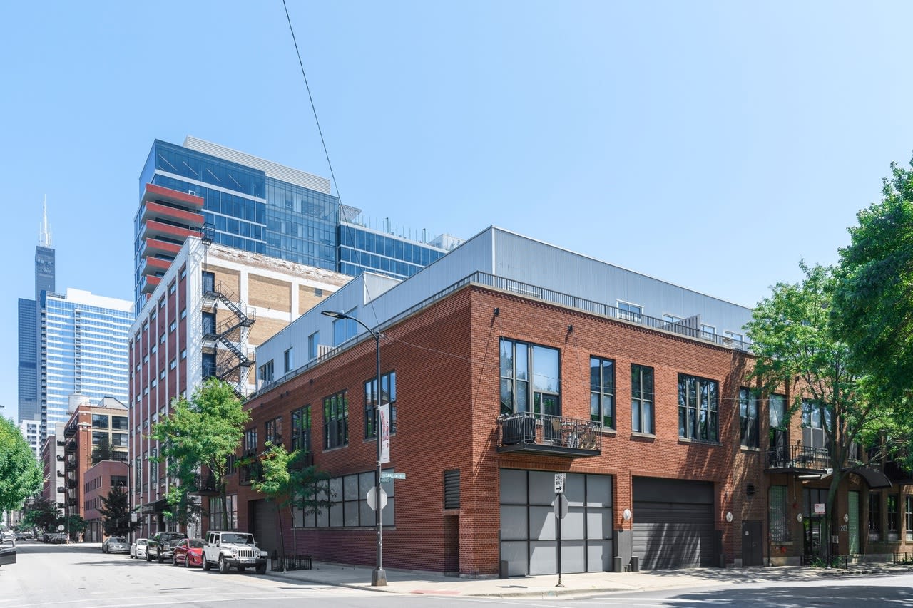 203 S Sangamon St., #202