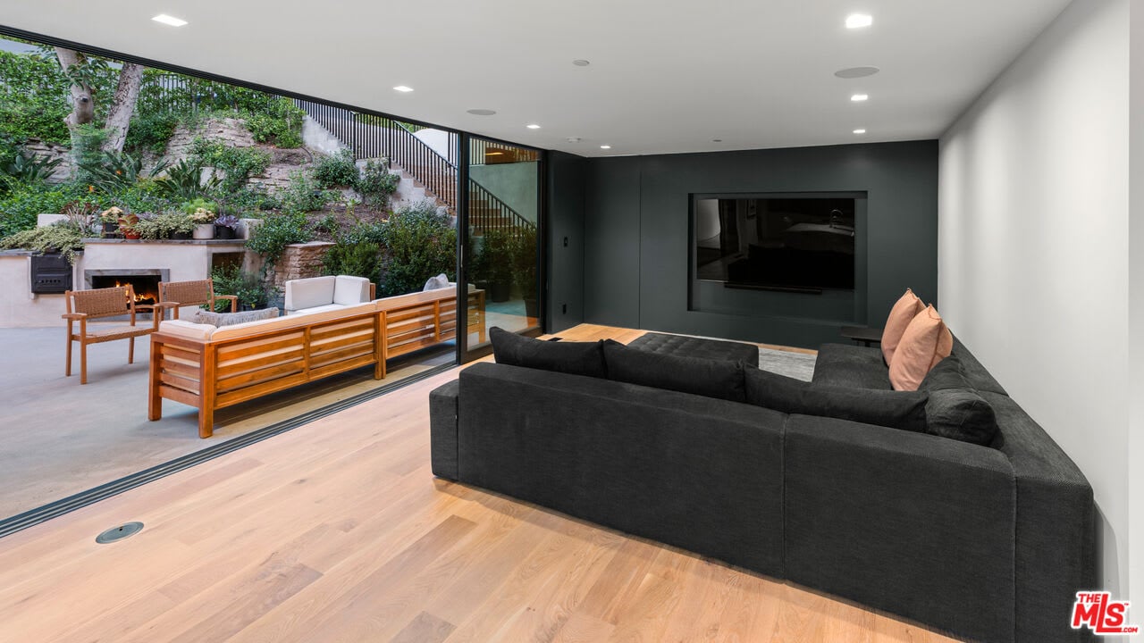 Luxe Oasis