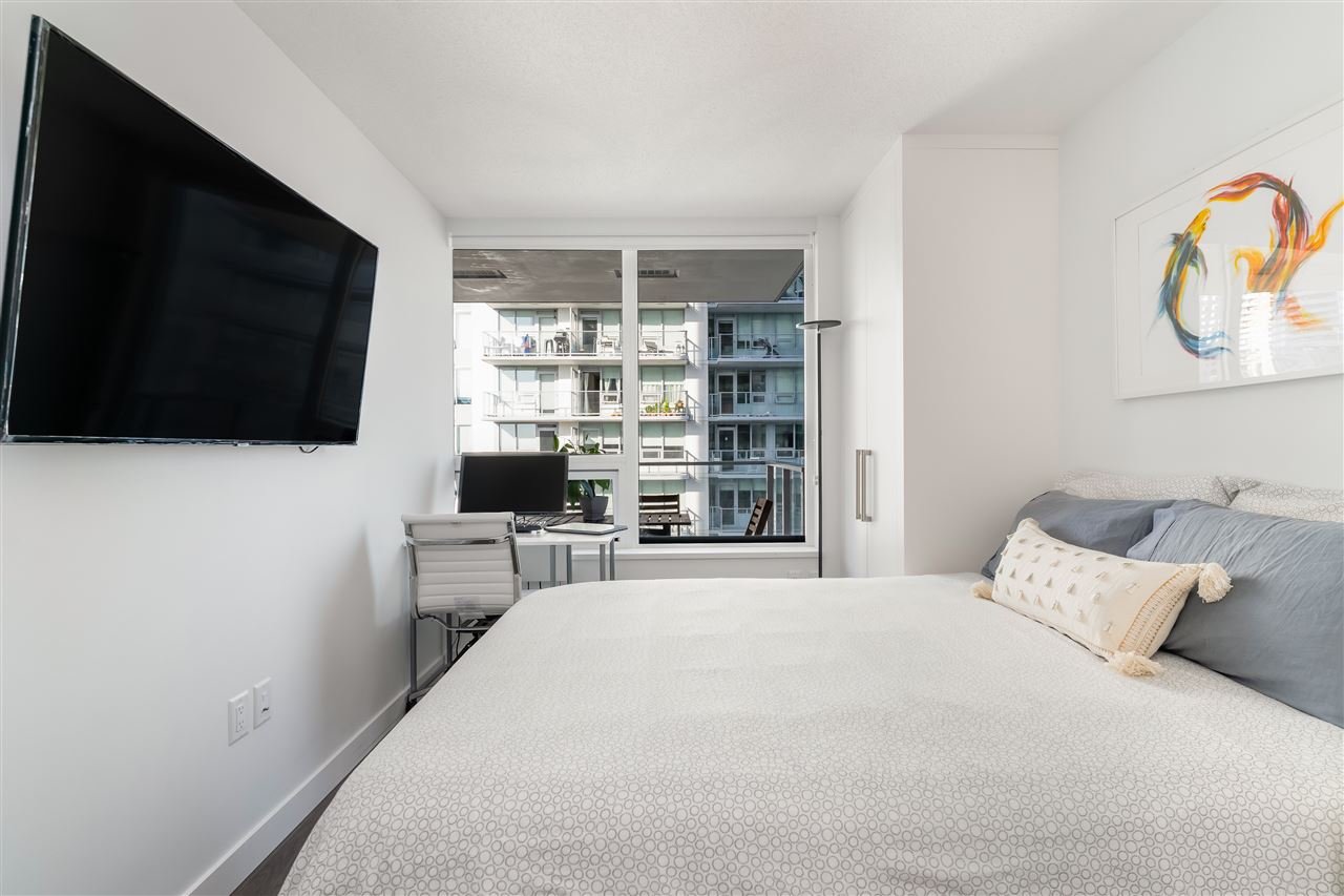 1106-988 Quayside Dr