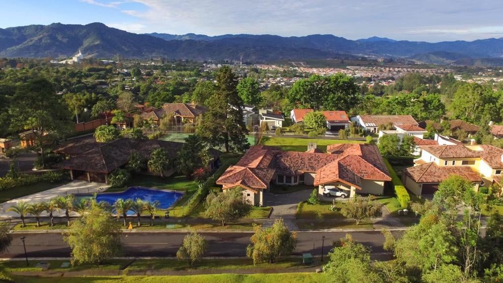 Flat Gated Mountain Lot, Curridabat, San Jose