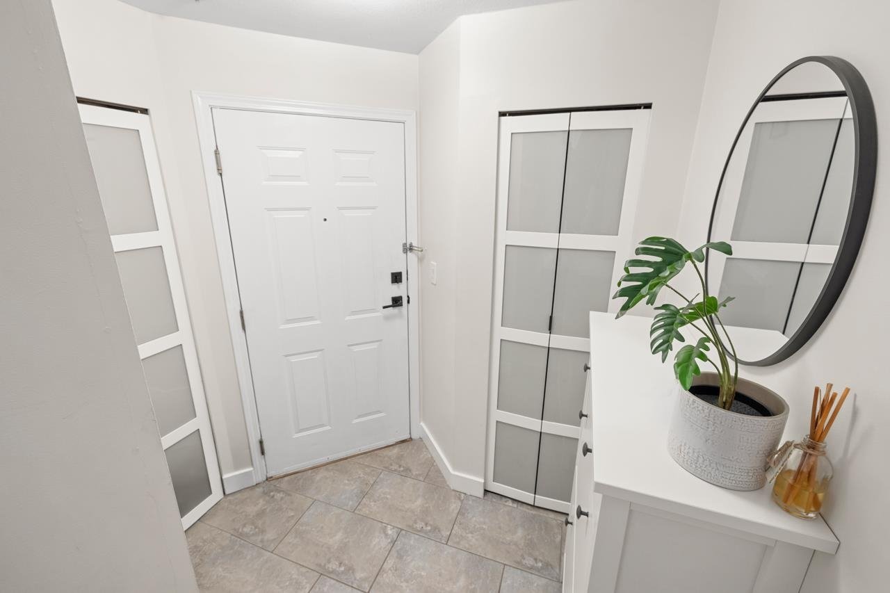 205-2212 Oxford Street, Vancouver