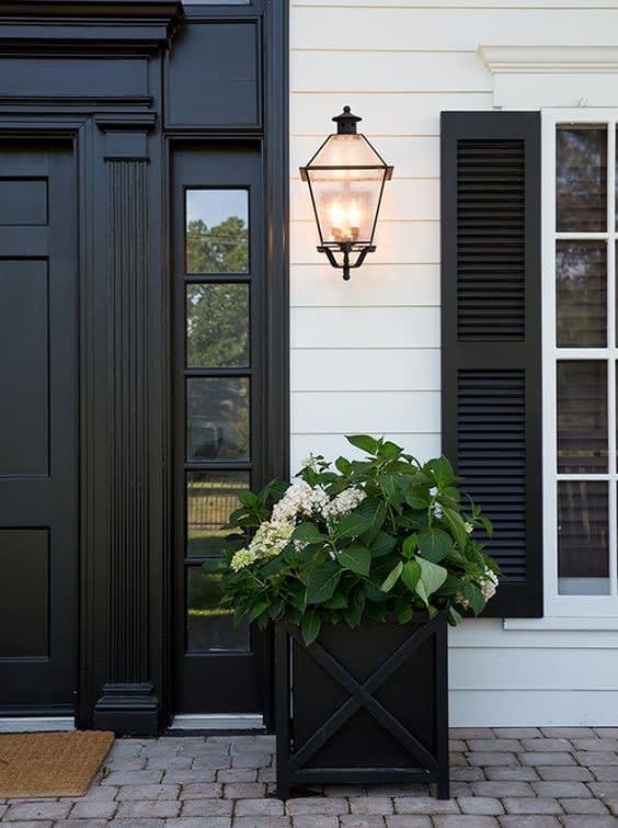 Enhancing Curb Appeal: The Key to Selling Your Home