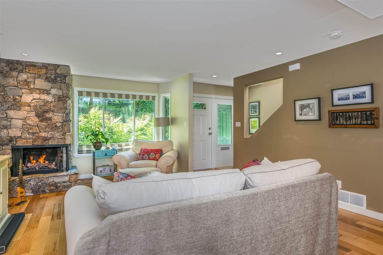 1196 Deep Cove Rd