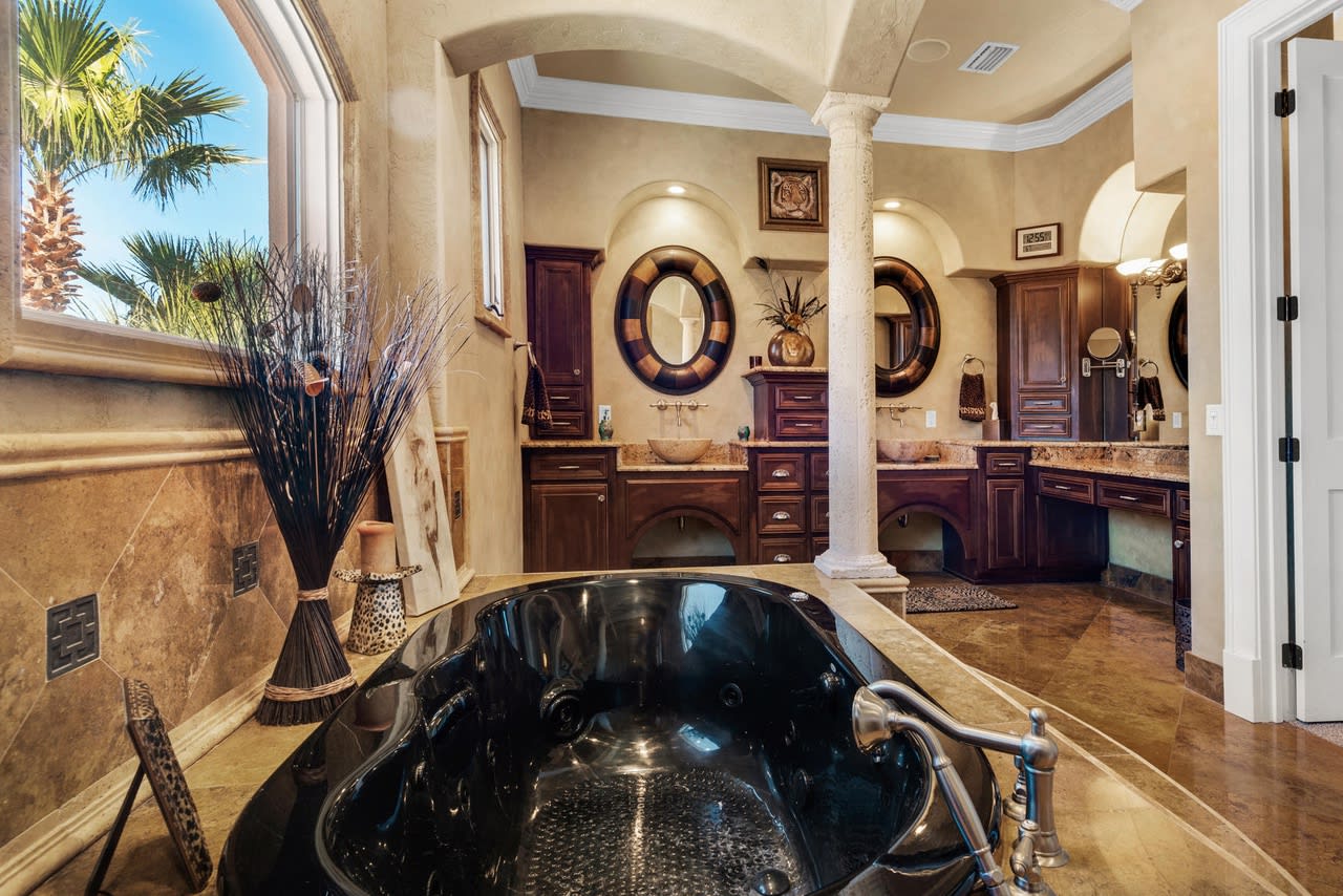 5236 Finisterre Drive