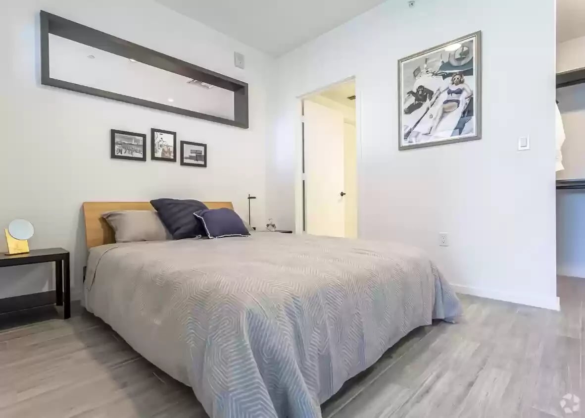 301 SW 1st Ave, Apt 1414 
