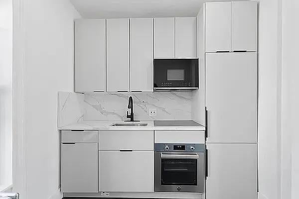 247 East 10th Street, Apt 6