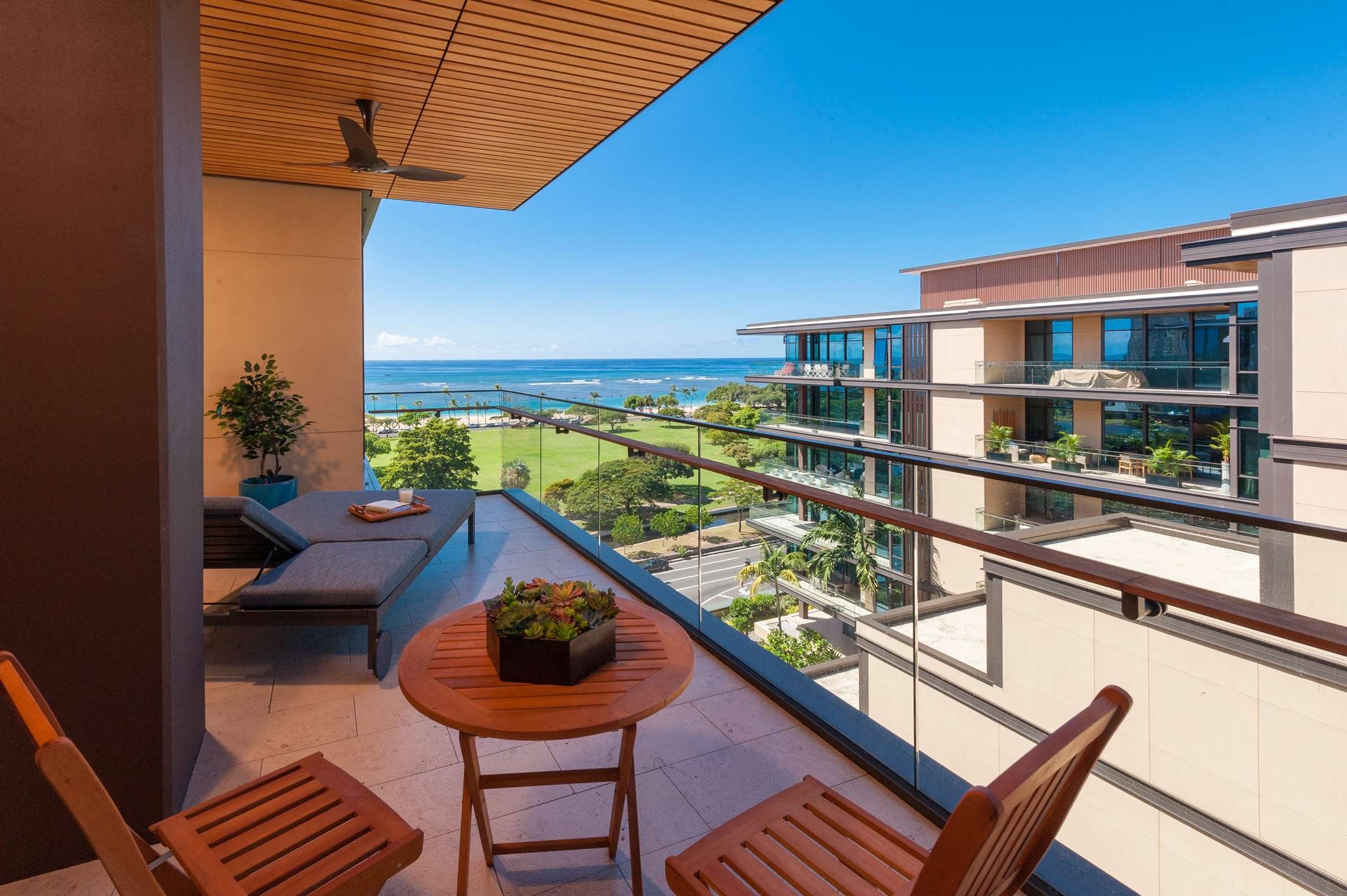 Carole Kaili Daly , R - Hawaii Real Estate