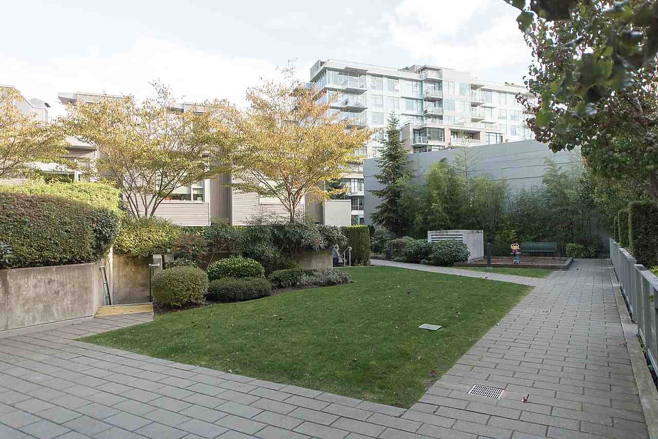 809-328 E 11th Ave