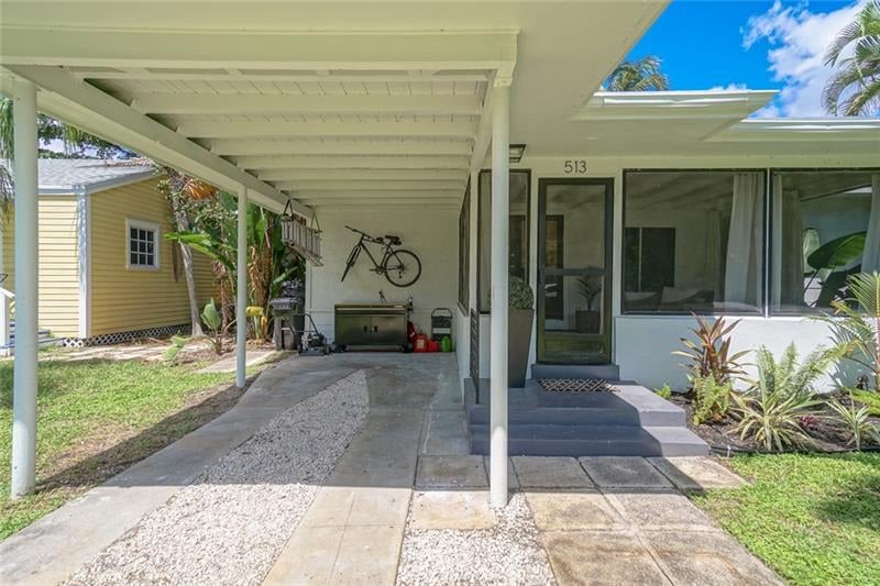 513 SW 10th St