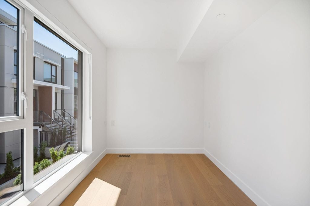 725 W 49 Avenue 123, Vancouver