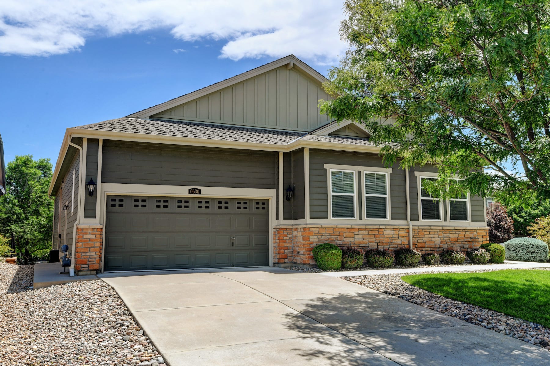 6630 S Fenton Court