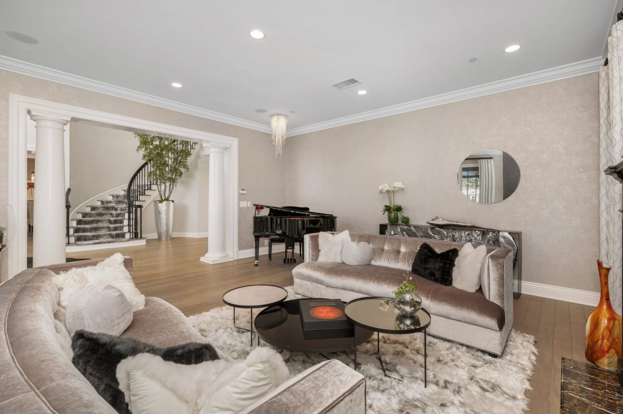 2750 Queens Garden Ct