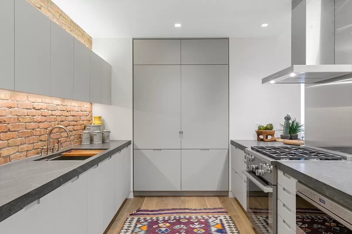 308 E 72nd St, #5D
