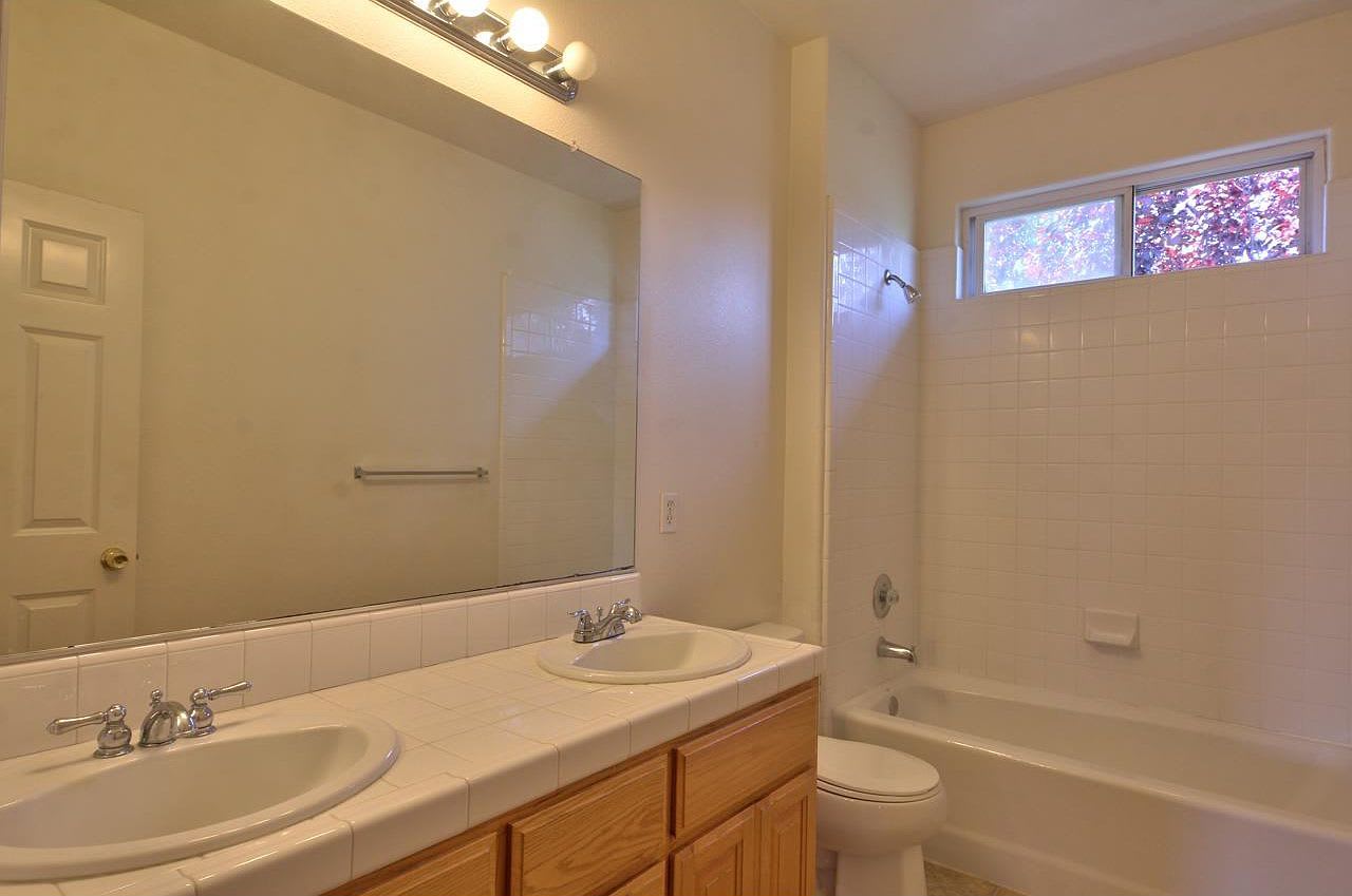 13 Wimbledon Cir