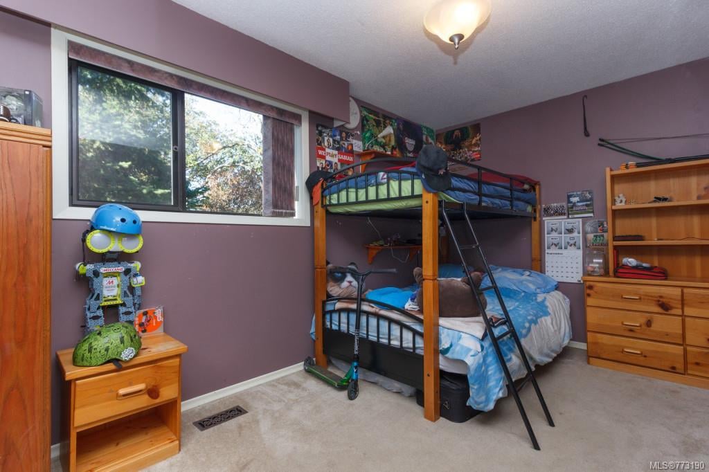 1222 Crown Cres