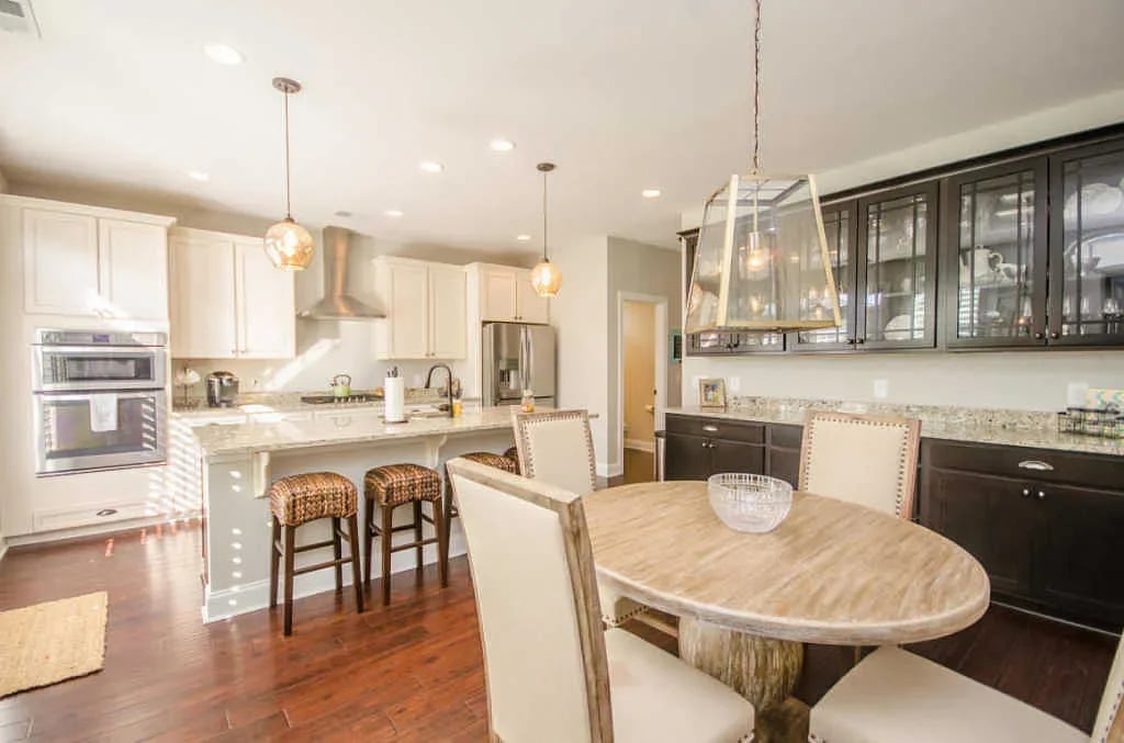 115 Carriage Hill Pl
