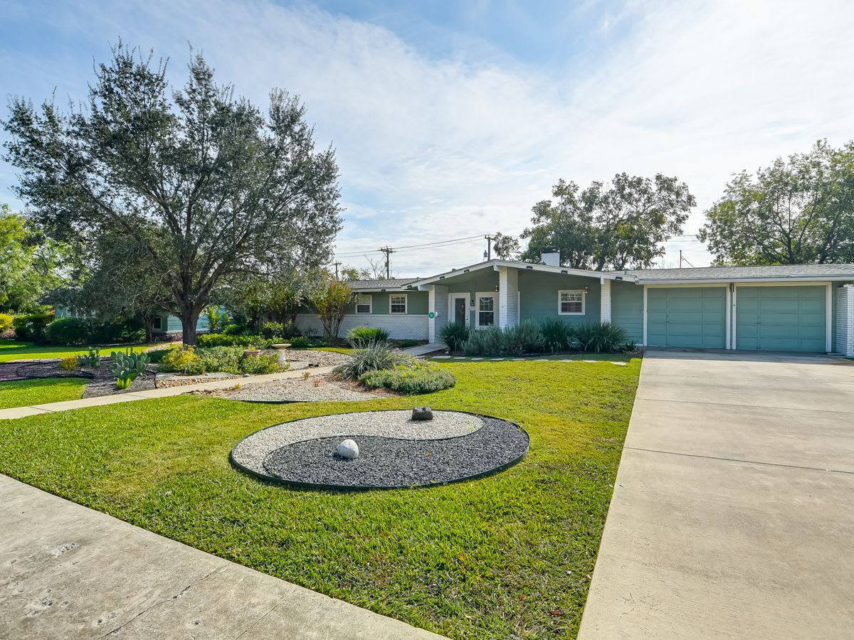 406 Rilla Vista Dr