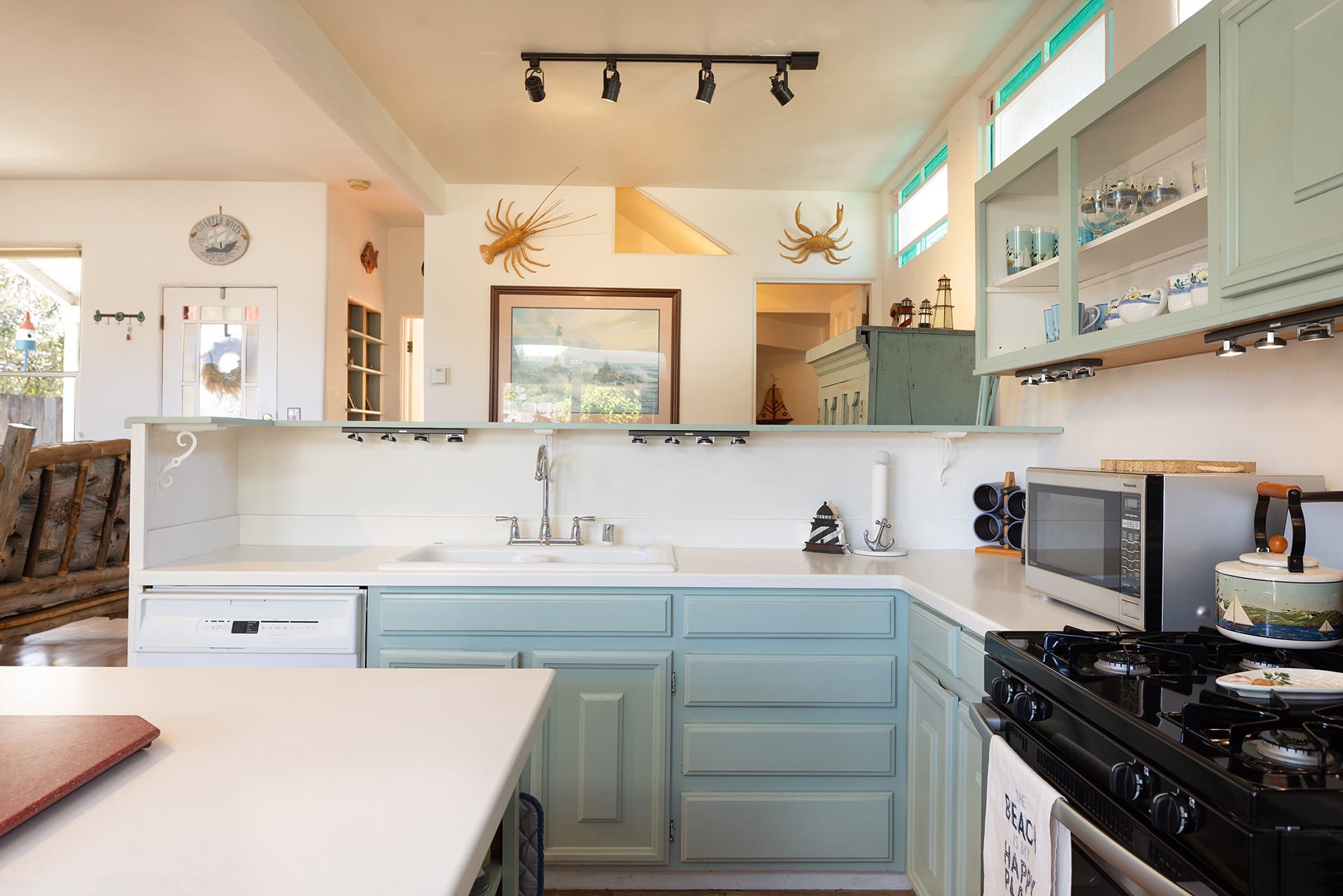 Timeless Victorian Cottage - 106 19th Street