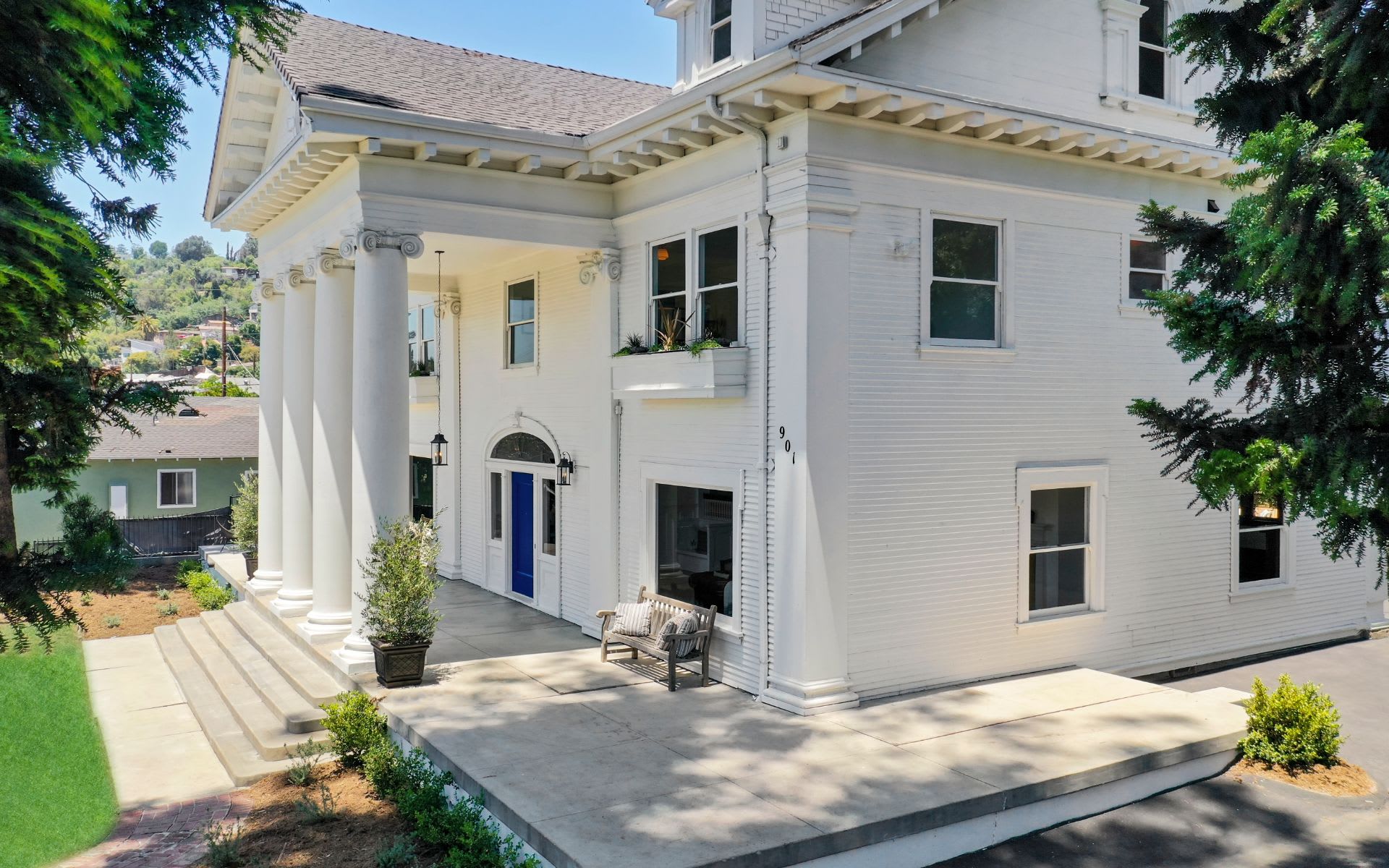  901 Isabel St
