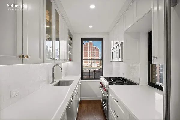 60 East 96th Street Unit: 10C