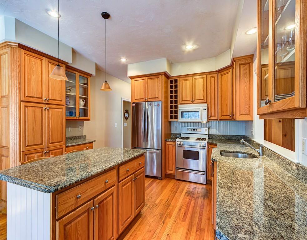 1 ROCKY WOODS RD