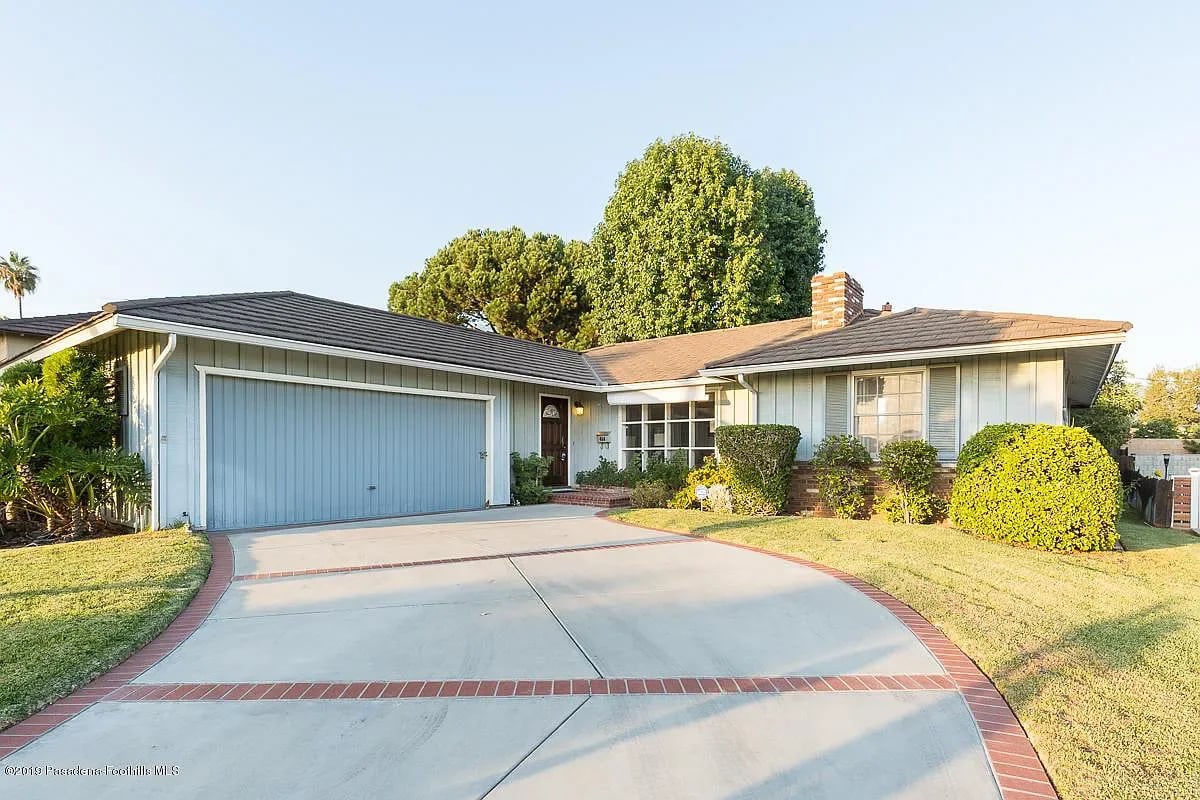 460 Cliff Drive