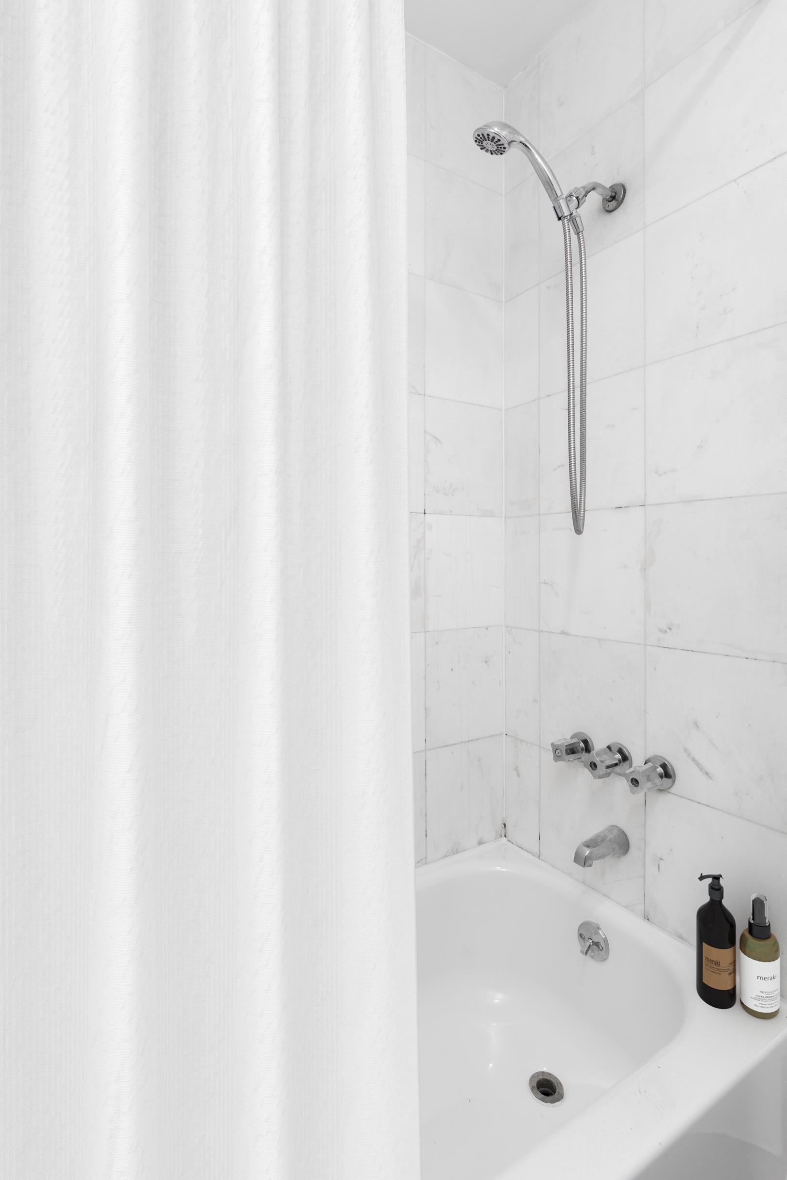 334 West 46th Street, Apt 2-R