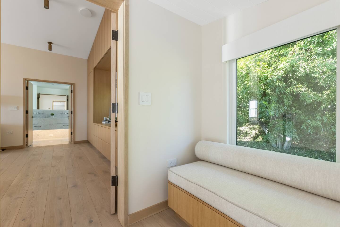 Entire Malibu Estate, 2 Hot tubs, Guest house