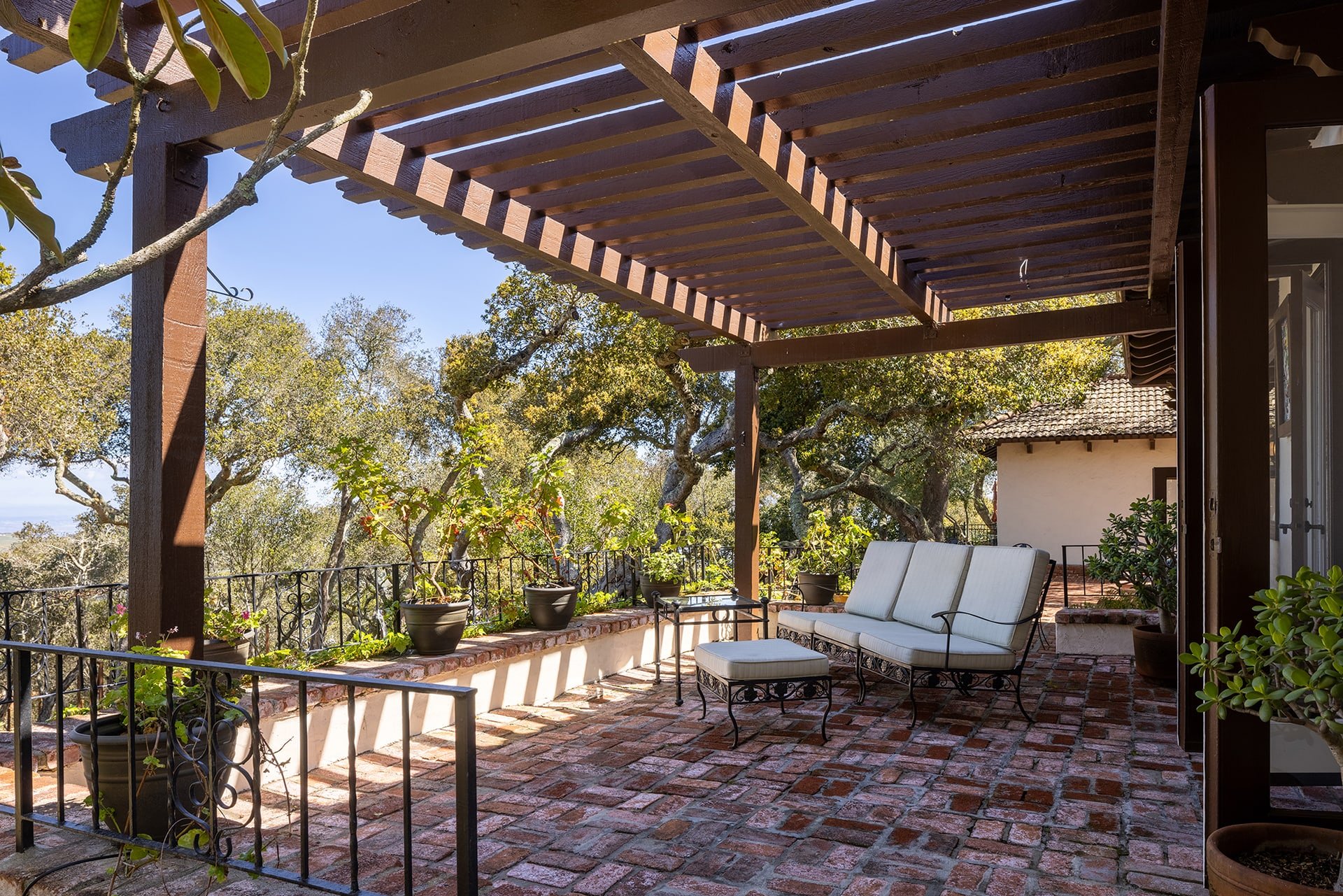 Serene Monterey Haven - 11975 Saddle Rd