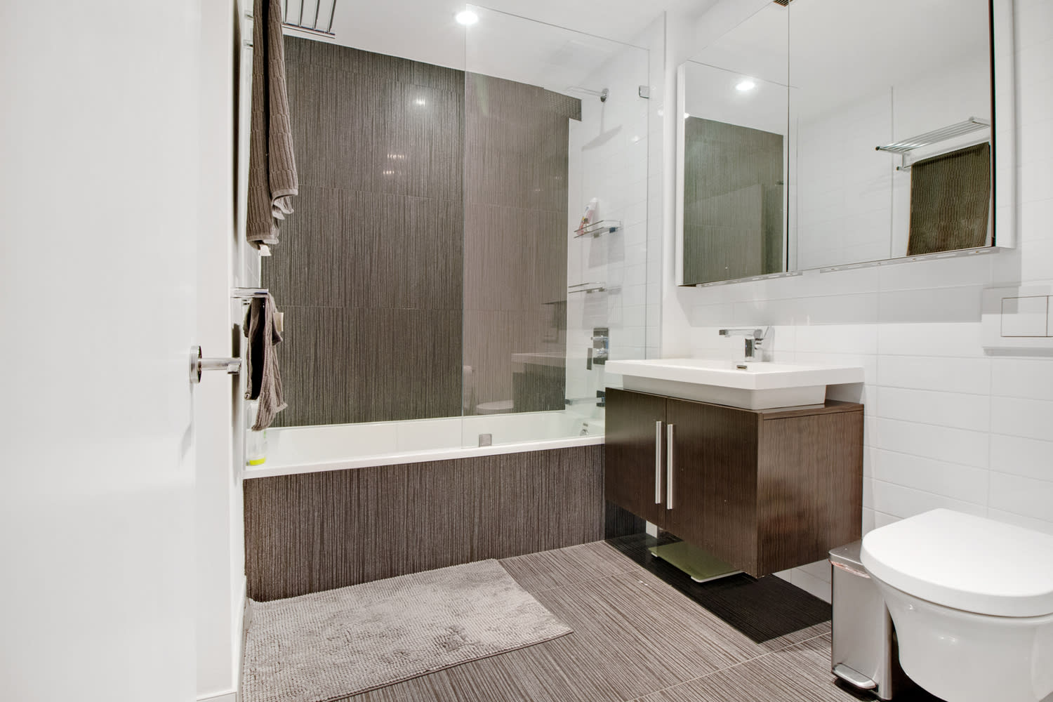 618 Washington Ave, Unit 302