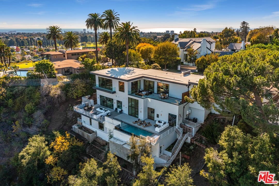 1490 San Remo Dr