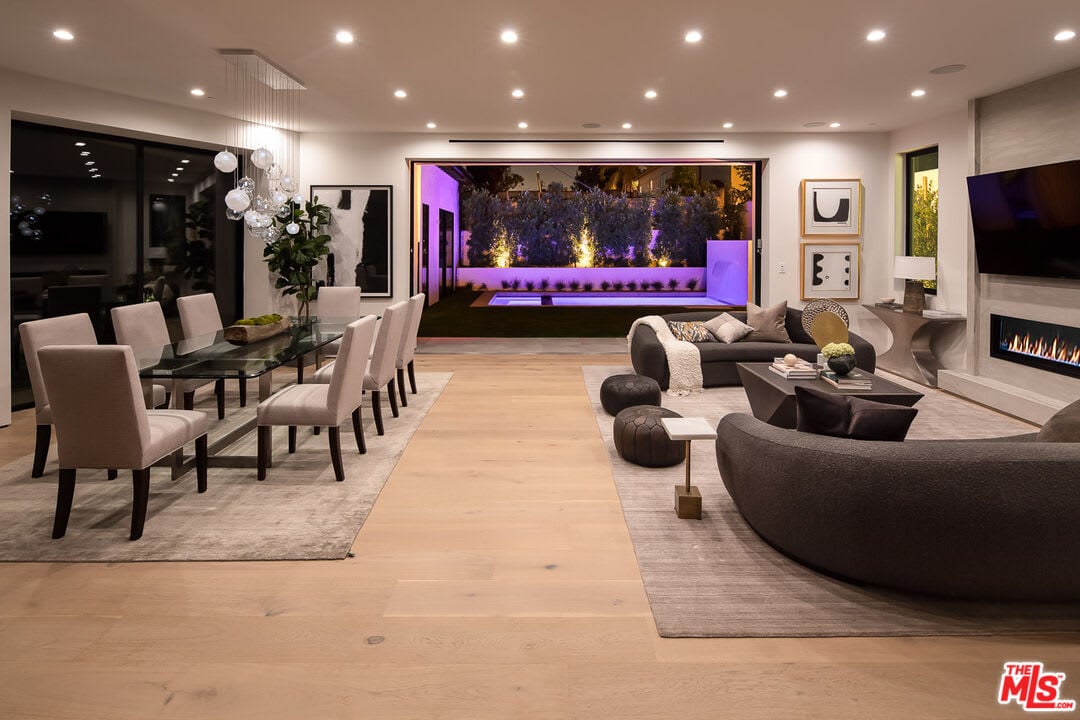 Symphony Manor