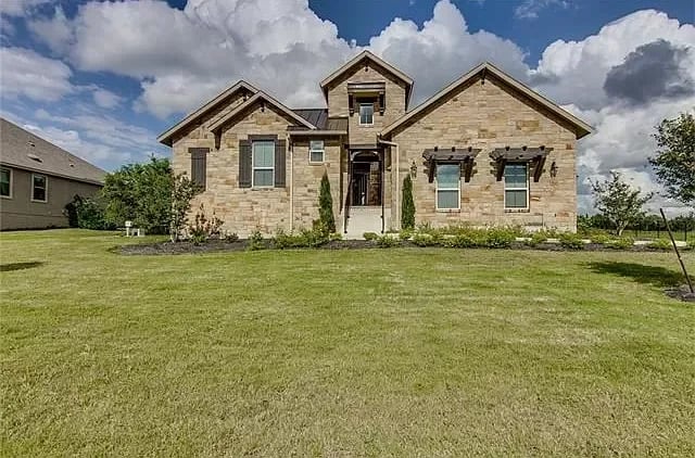 712 Bluff Woods Dr