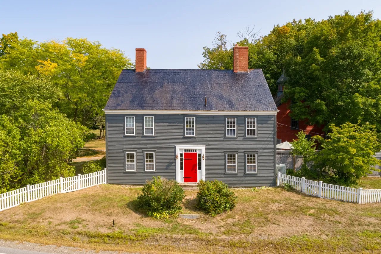 Home for Sale – 2 Mast Road, Lee NH