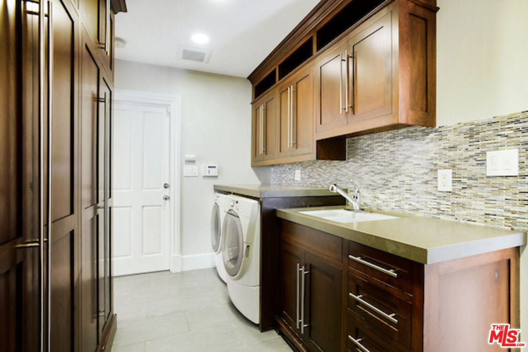 Ridge Oasis