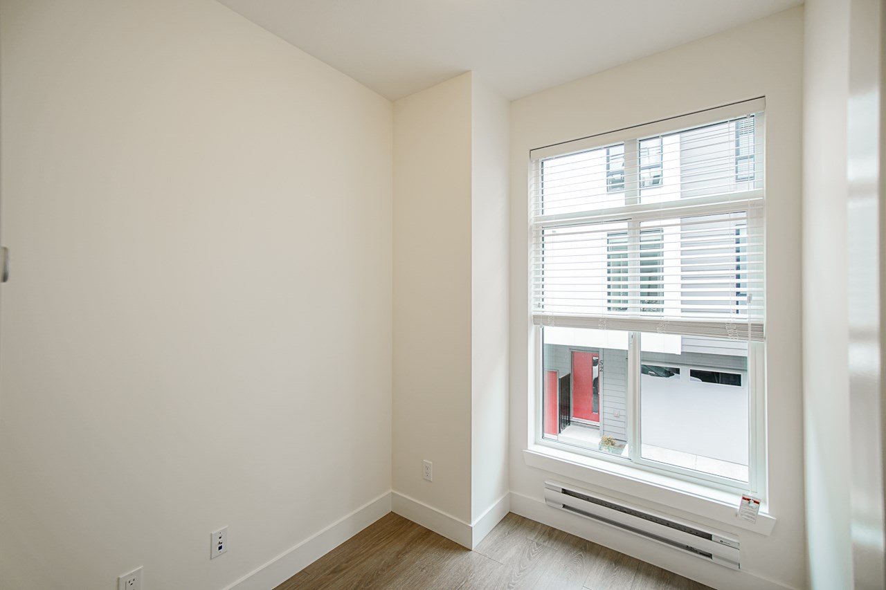 64-16433 19 Ave