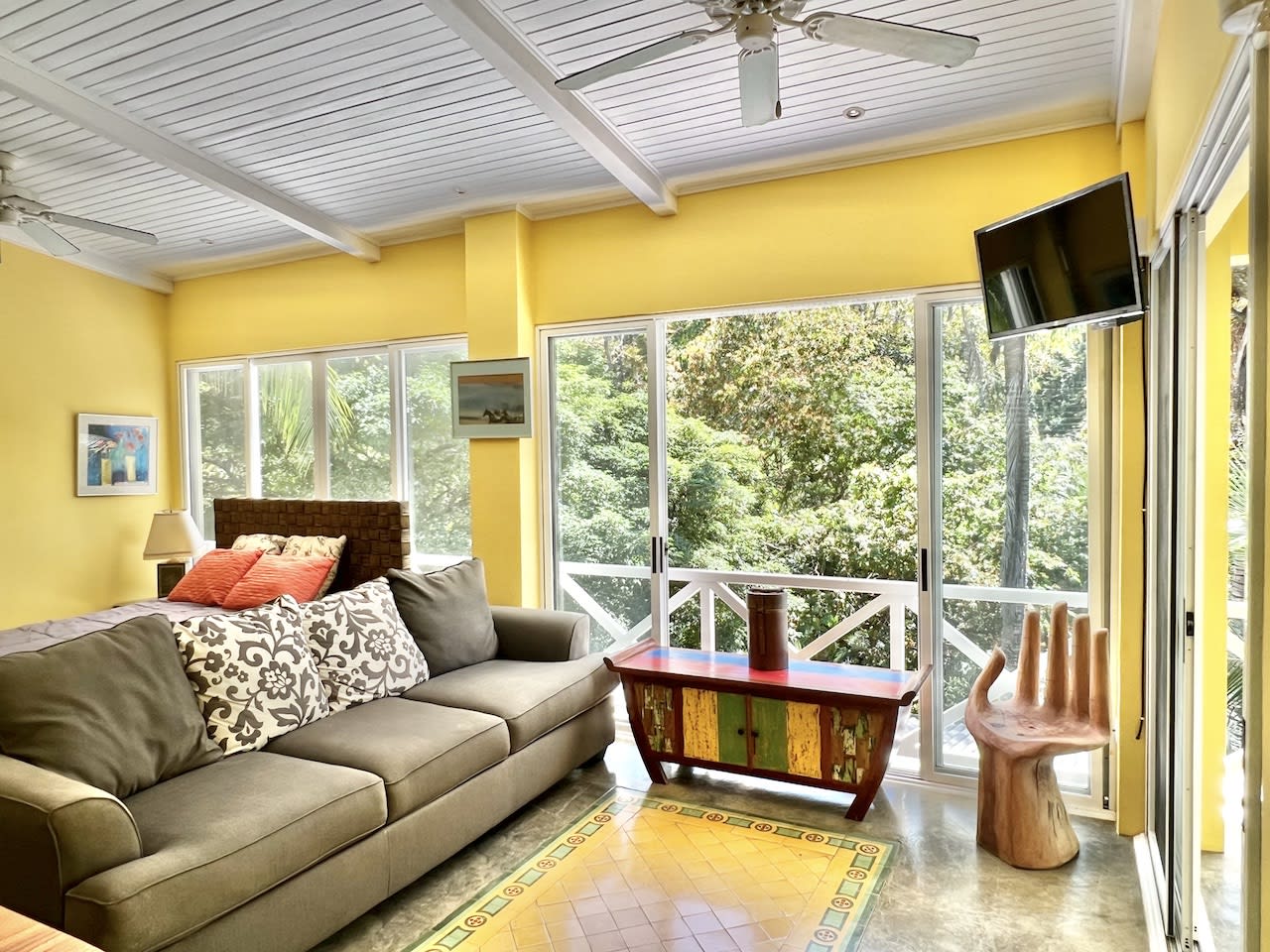 Casa Amable by Ronny’s Place