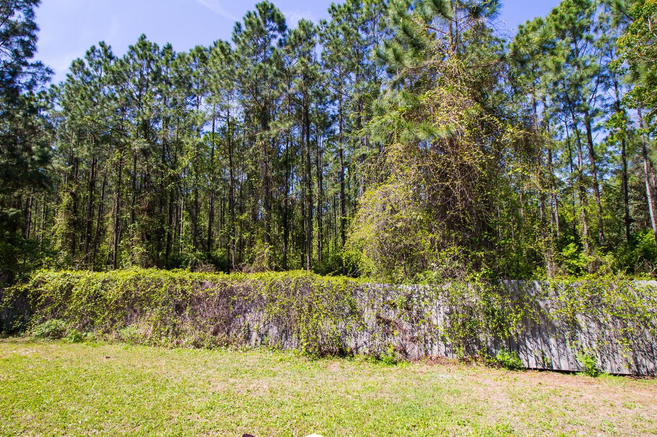 327 FAIRWAY Boulevard