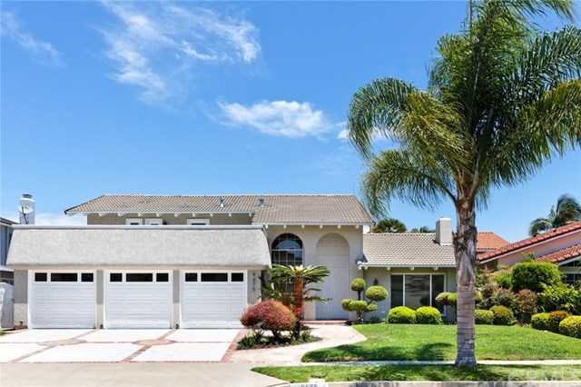 9675 La Capilla Avenue
