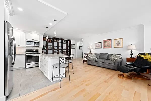 309 East 49th Street Unit: 14B