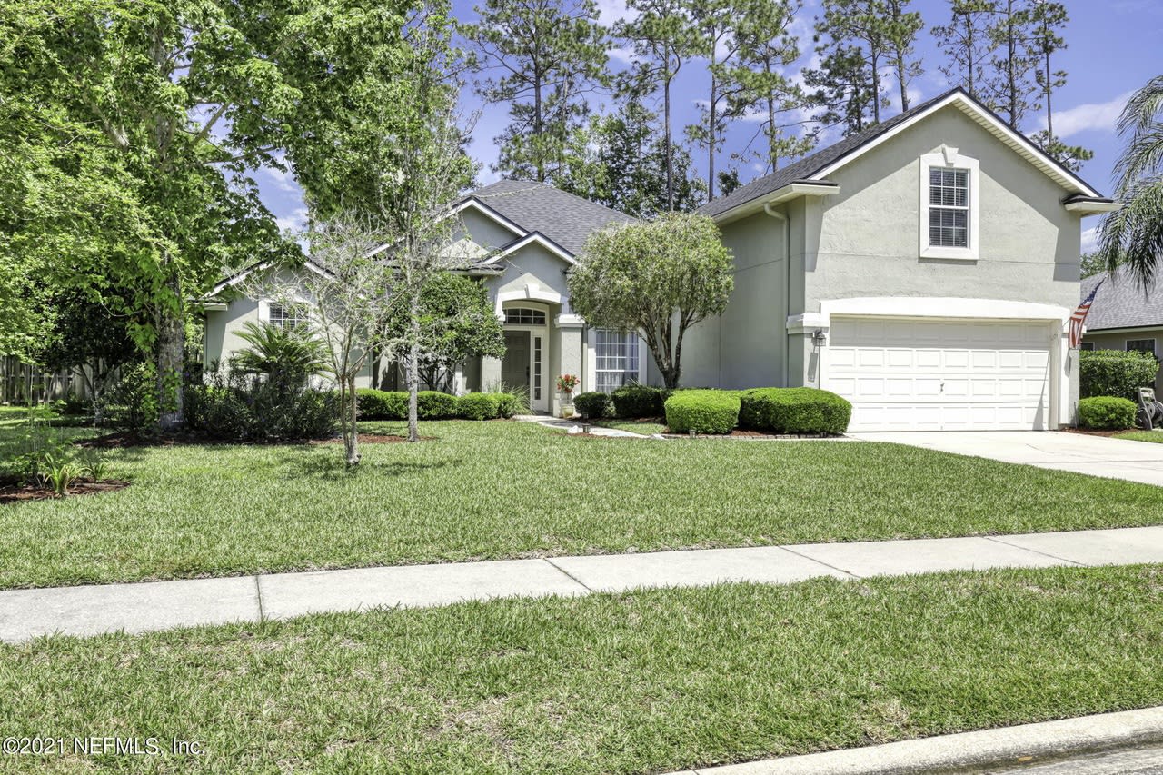 320 Hammock Grove Ct