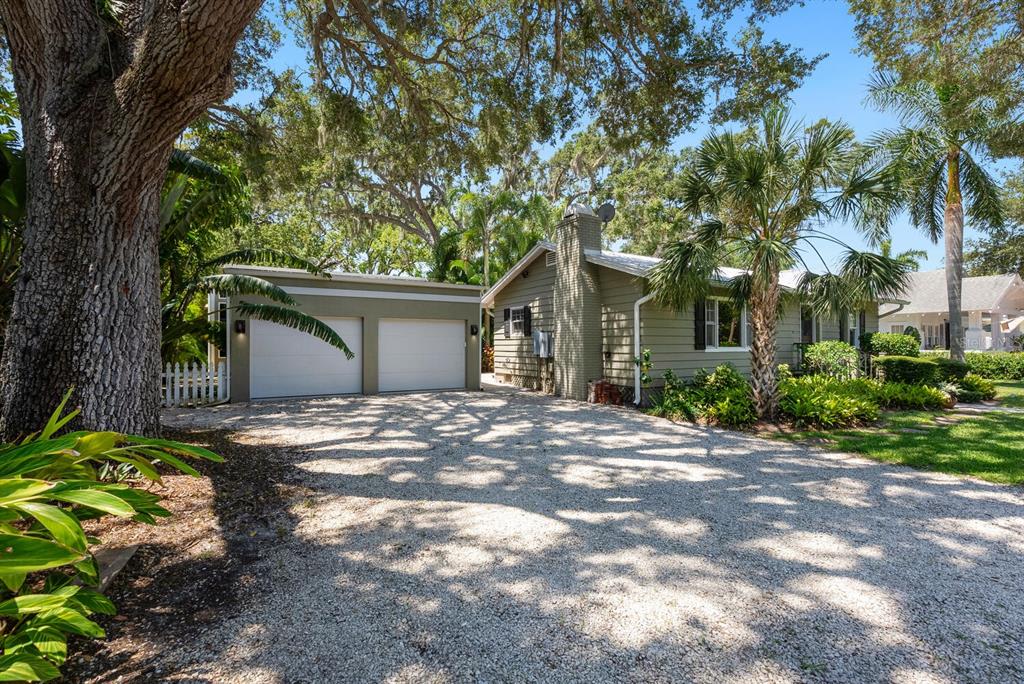 1734 Bahia Vista St