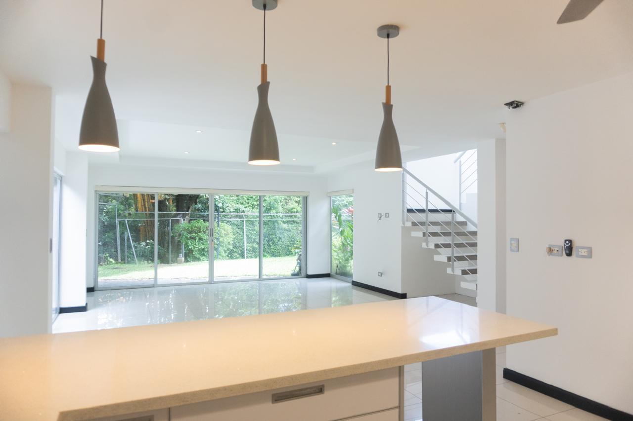 Contemporary Corner Gated Home, Santa Ana, San Jose