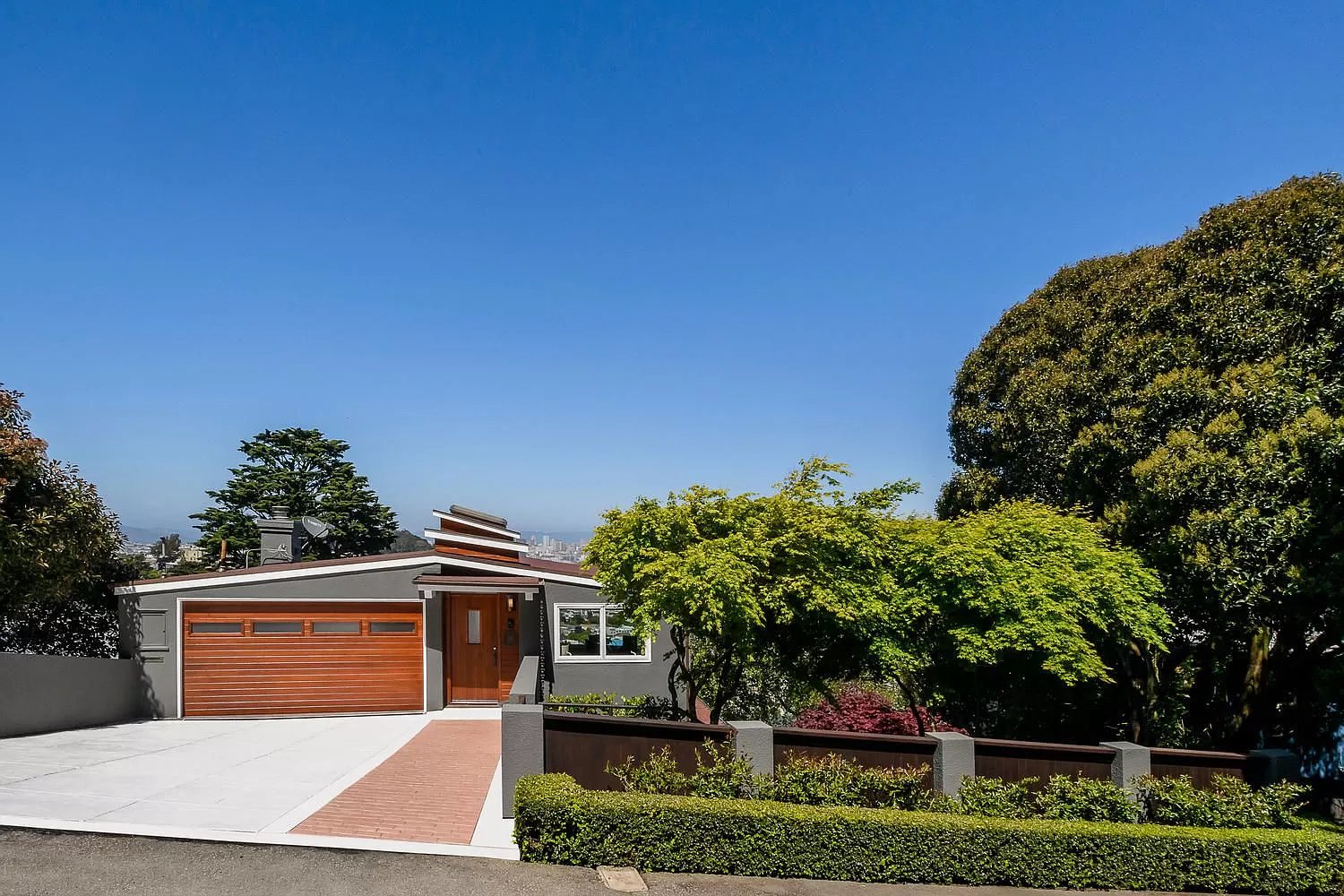 201 Raccoon Dr