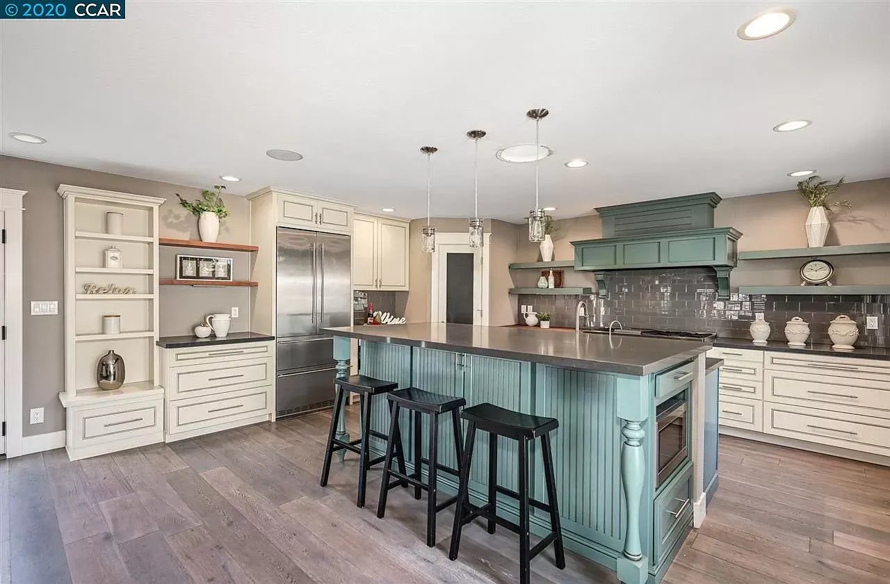 85 Kathryn Dr