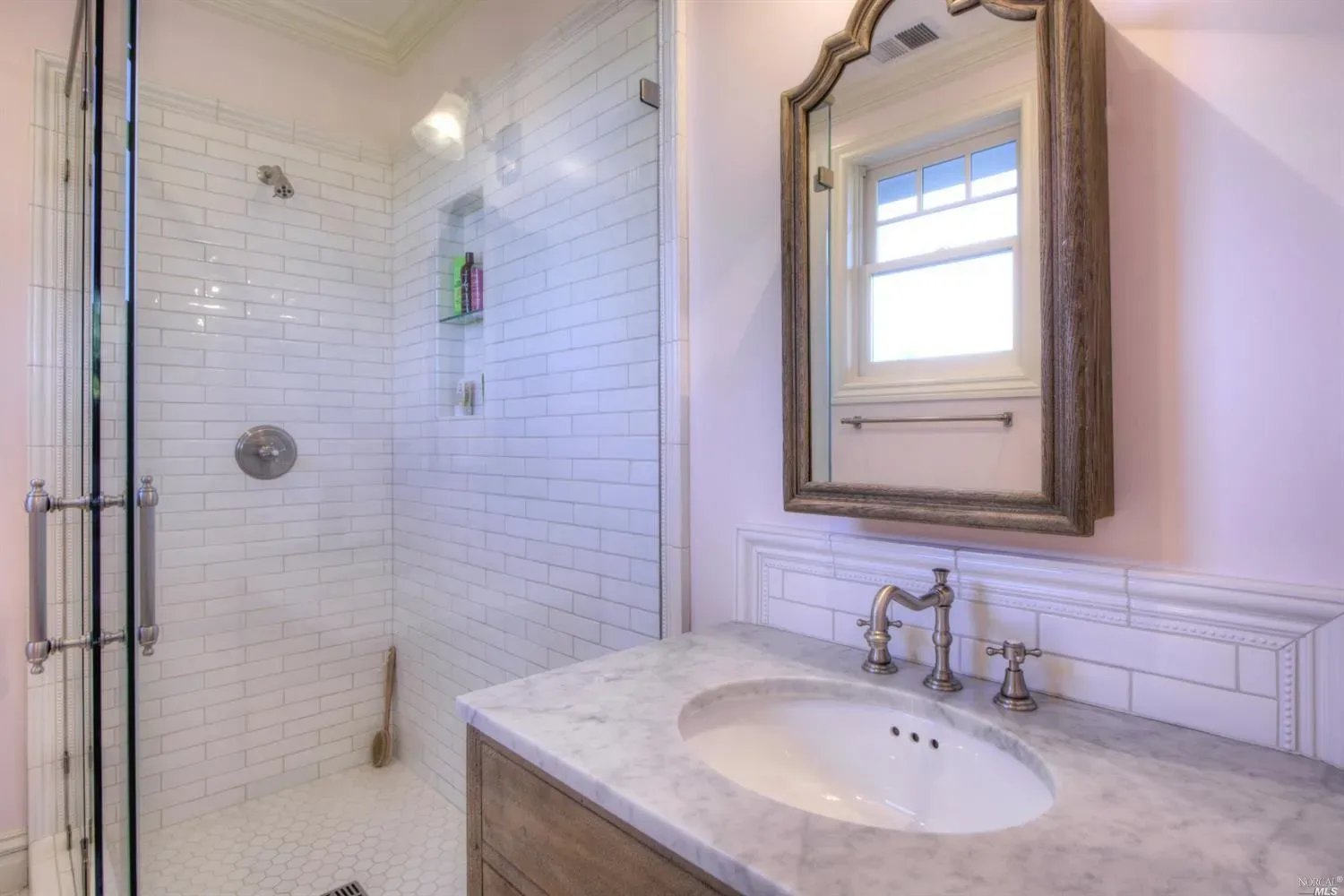 8 Woodland Pl